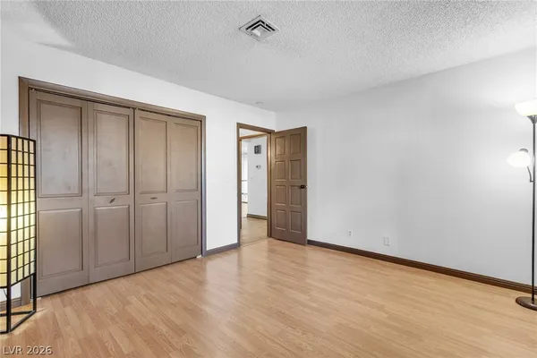 $2,500 | 2457 Swan Lane, Las Vegas, NV 89121