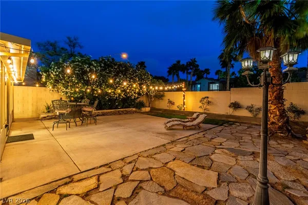 $2,500 | 2457 Swan Lane, Las Vegas, NV 89121