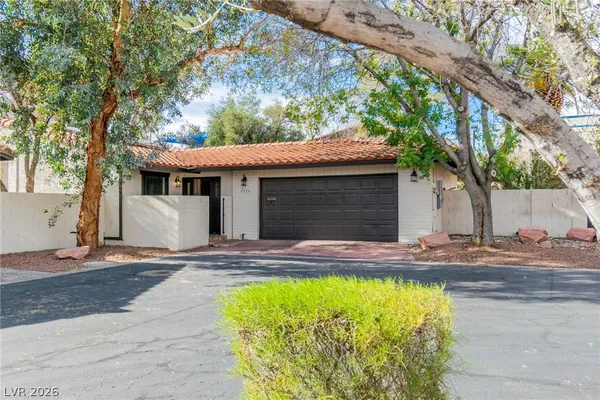 $2,900 | 2457 Swan Lane, Las Vegas, NV 89121