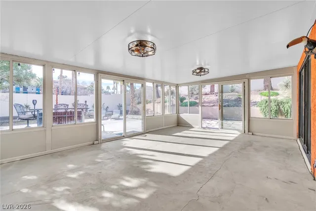 $2,900 | 2457 Swan Lane, Las Vegas, NV 89121