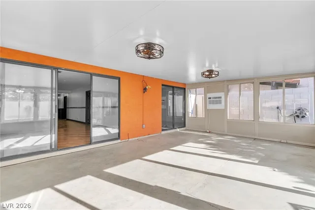 $2,900 | 2457 Swan Lane, Las Vegas, NV 89121