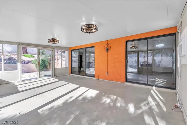 $2,900 | 2457 Swan Lane, Las Vegas, NV 89121