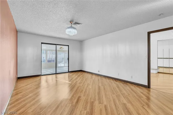 $2,500 | 2457 Swan Lane, Las Vegas, NV 89121