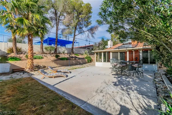 $2,500 | 2457 Swan Lane, Las Vegas, NV 89121