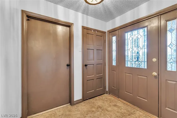 $2,900 | 2457 Swan Lane, Las Vegas, NV 89121