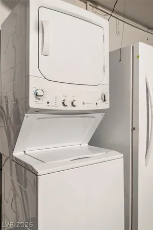 $2,900 | 2457 Swan Lane, Las Vegas, NV 89121