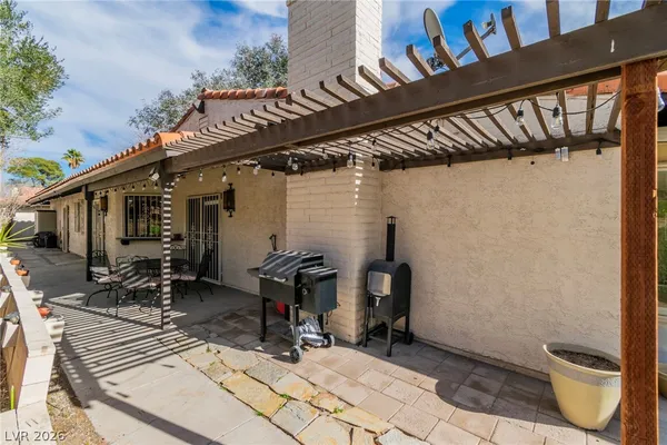 $2,500 | 2457 Swan Lane, Las Vegas, NV 89121