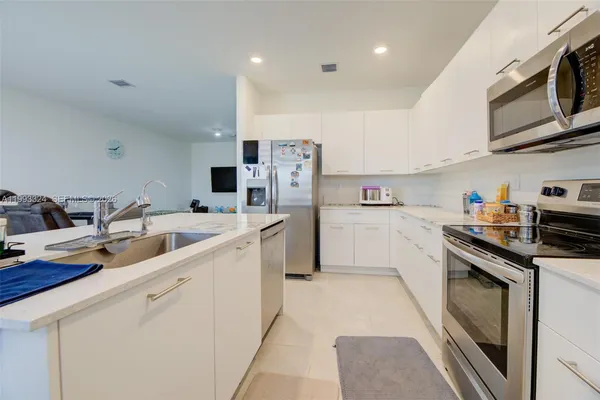 $3,400 | 12604 Northwest 23rd Place, Miami, FL 33167