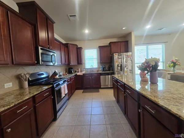 $2,700 | 1412 Alouette Drive, Baton Rouge, LA 70820