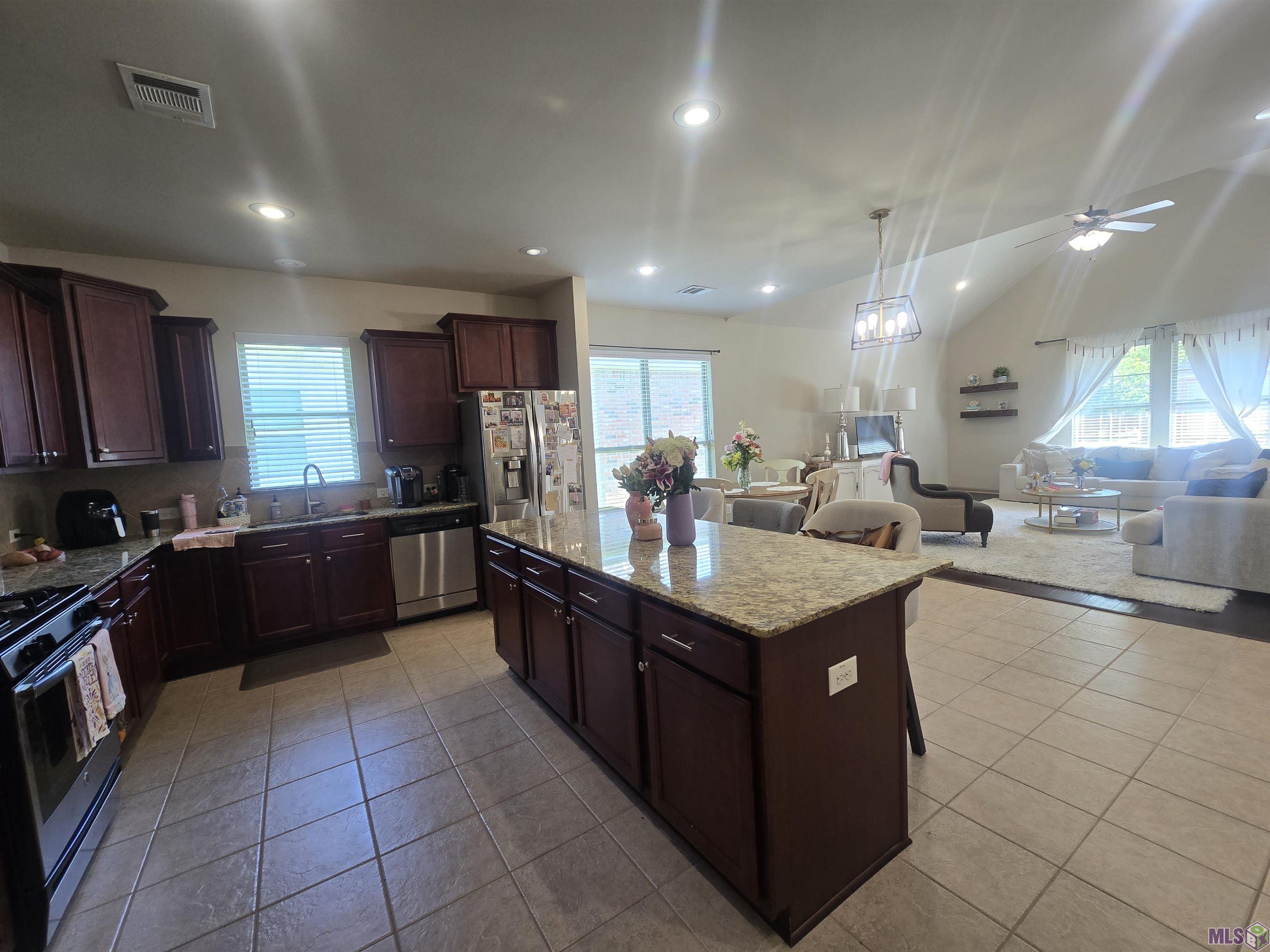 1412 Alouette Drive Baton Rouge, LA 70820 - Photo 4 of 12
