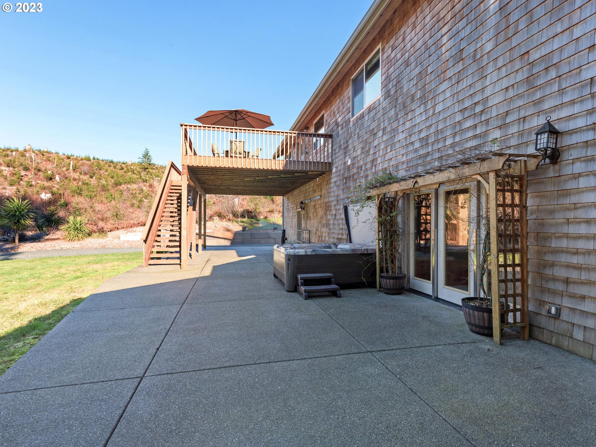37769 Sunset Highway Seaside, OR 97138 - Photo 39 of 48 a view of a livingroom with outdoor space