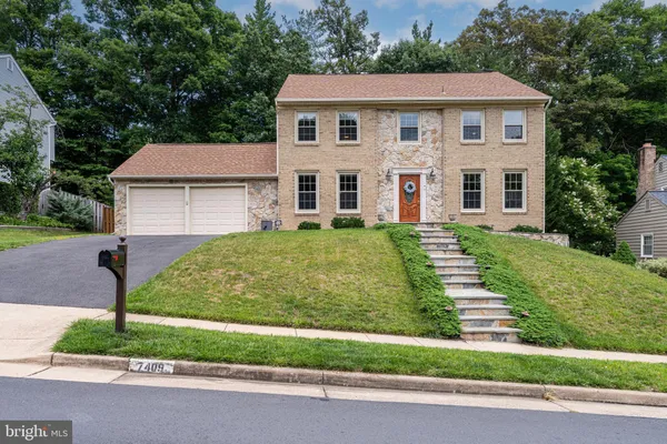 $1,100,000 | 7409 Shady Palm Drive, Springfield, VA 22153