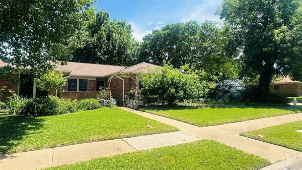 $2,300 | 764 Middle Cove Drive, Plano, TX 75023