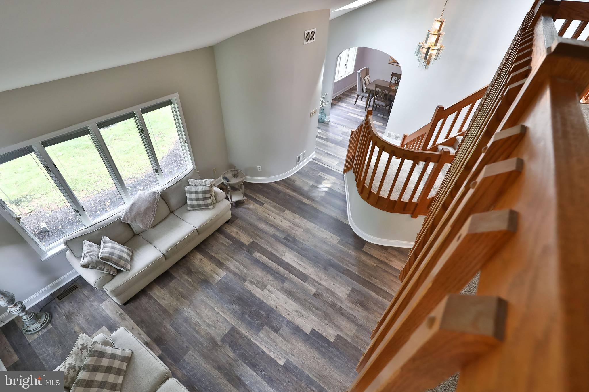 20 Hillendale Road Perkasie, PA 18944 - Photo 12 of 28 Living Room