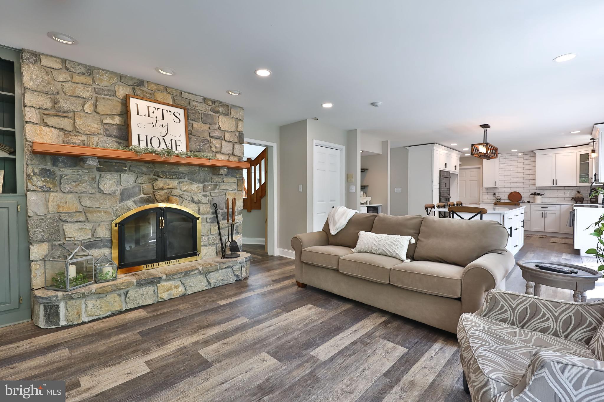 20 Hillendale Road Perkasie, PA 18944 - Photo 15 of 28 Living Room