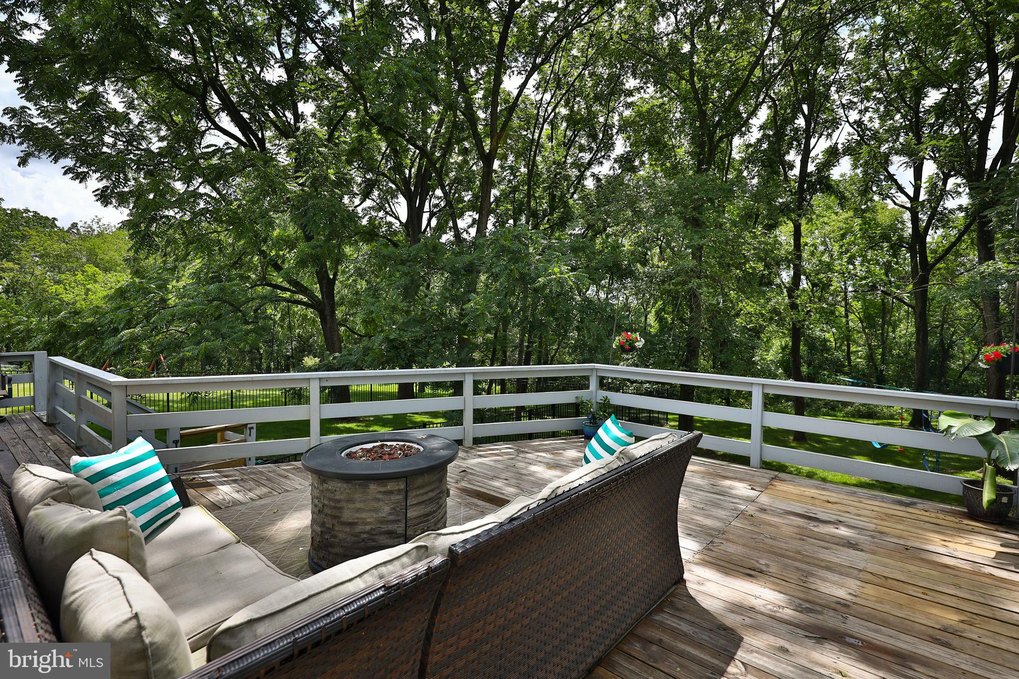 20 Hillendale Road Perkasie, PA 18944 - Photo 8 of 28 Rear Deck