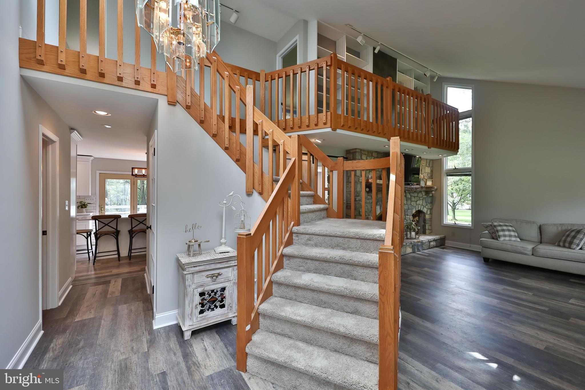 20 Hillendale Road Perkasie, PA 18944 - Photo 9 of 28 Foyer