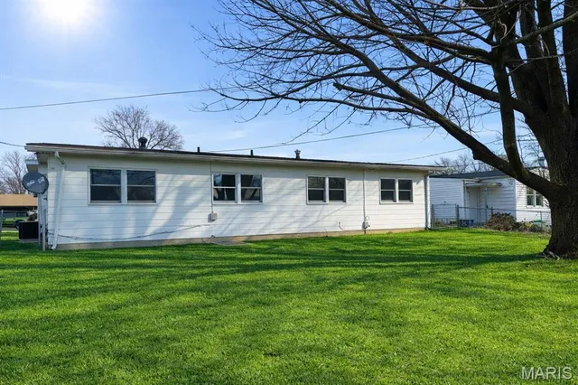 $230,000 | 2313-2315 St George Lane, St. Charles, MO 63301