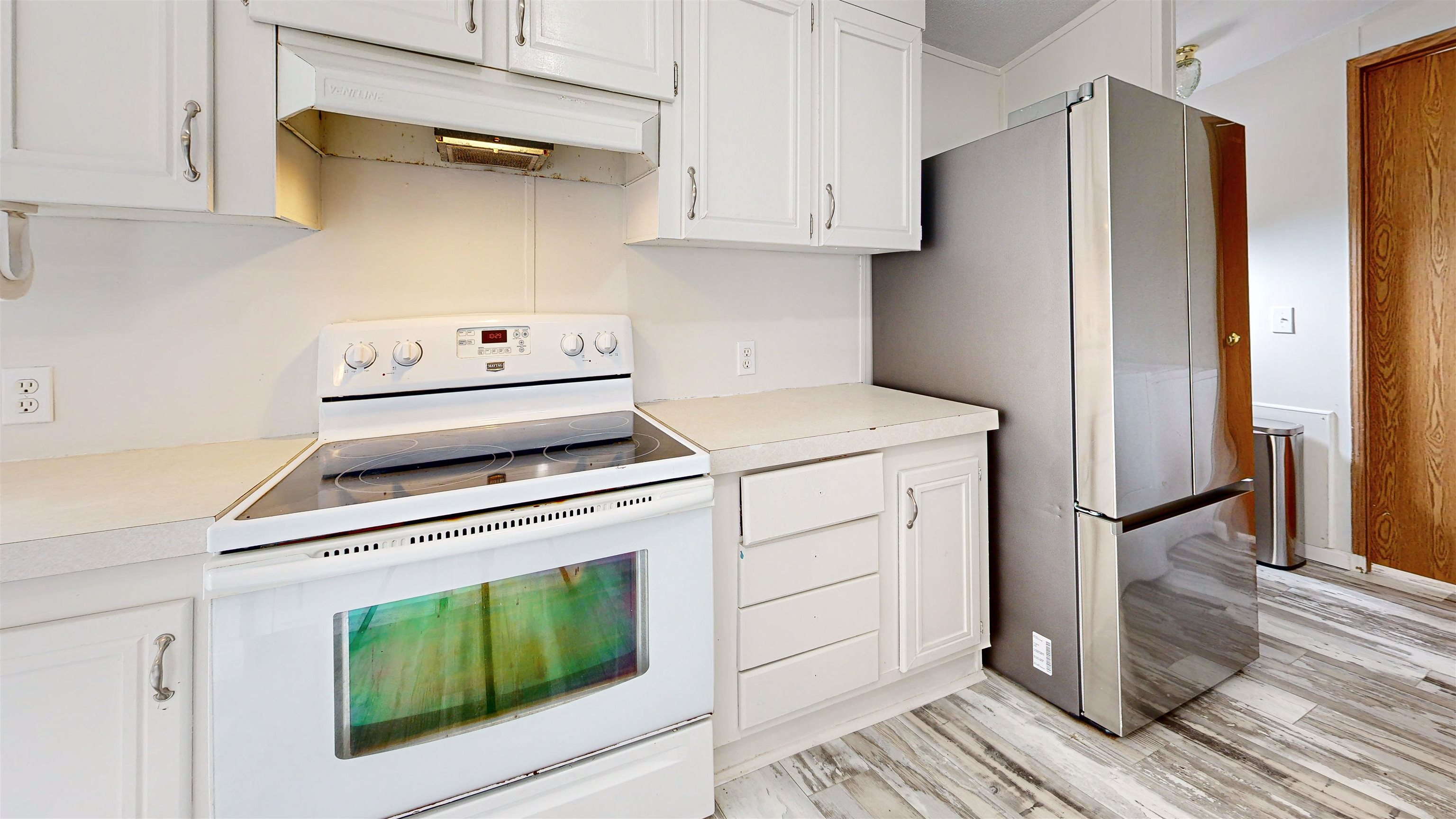 255 Basque Road St. Augustine, FL 32080 - Photo 13 of 50 a utility room with dryer and washer