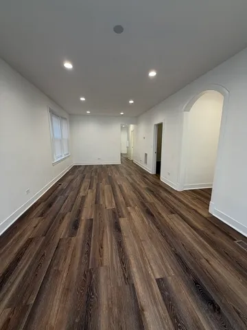 $1,900 | 1922 South Harvey Avenue, Unit 1, Berwyn, IL 60402