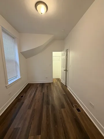 $1,900 | 1922 South Harvey Avenue, Unit 1, Berwyn, IL 60402