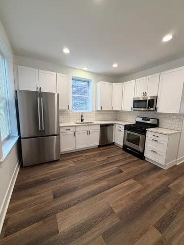 $1,900 | 1922 South Harvey Avenue, Unit 1, Berwyn, IL 60402