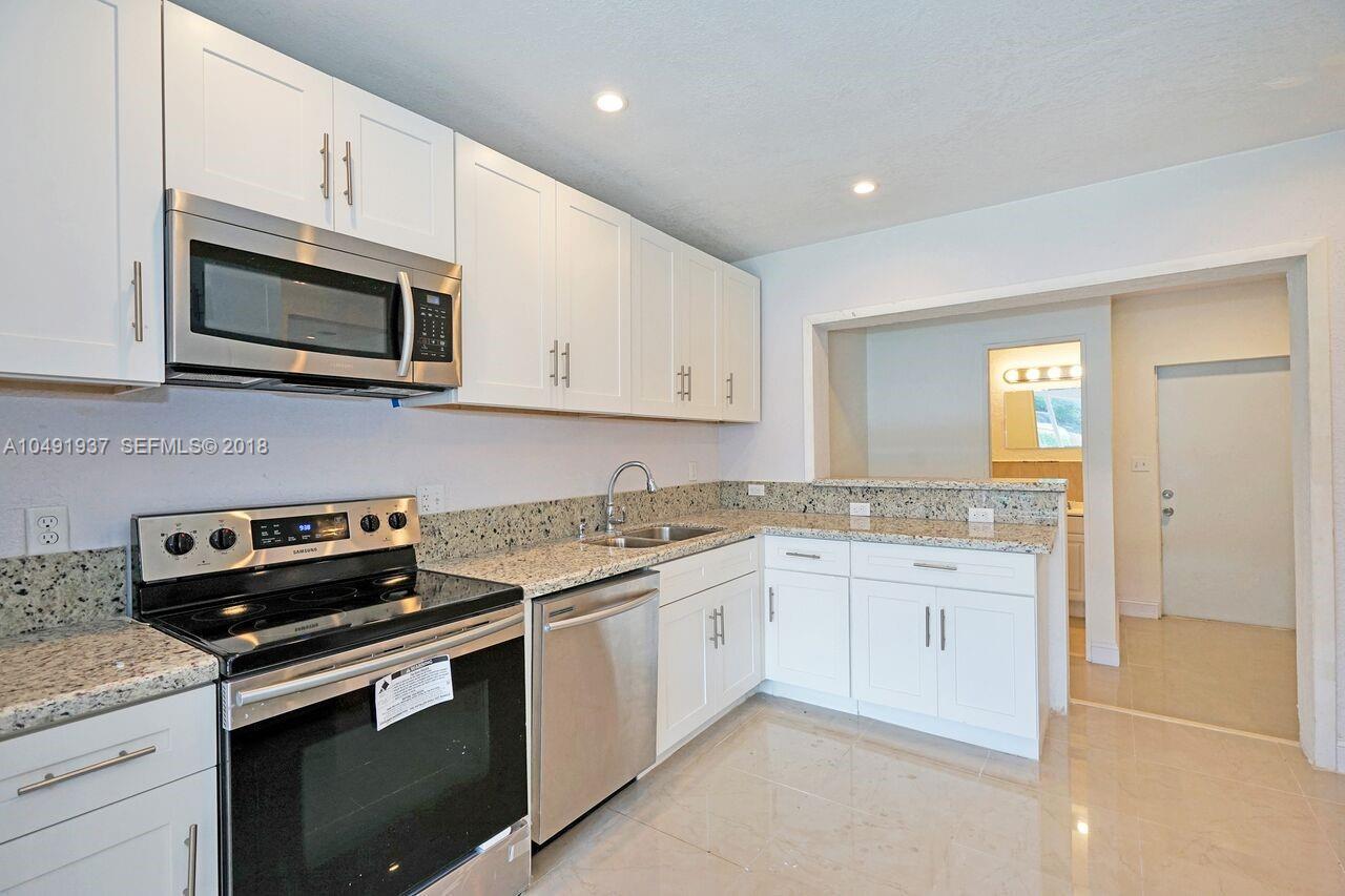2000 Southwest 95th Terrace Miramar, FL 33025 - Photo 2 of 31 liz 1