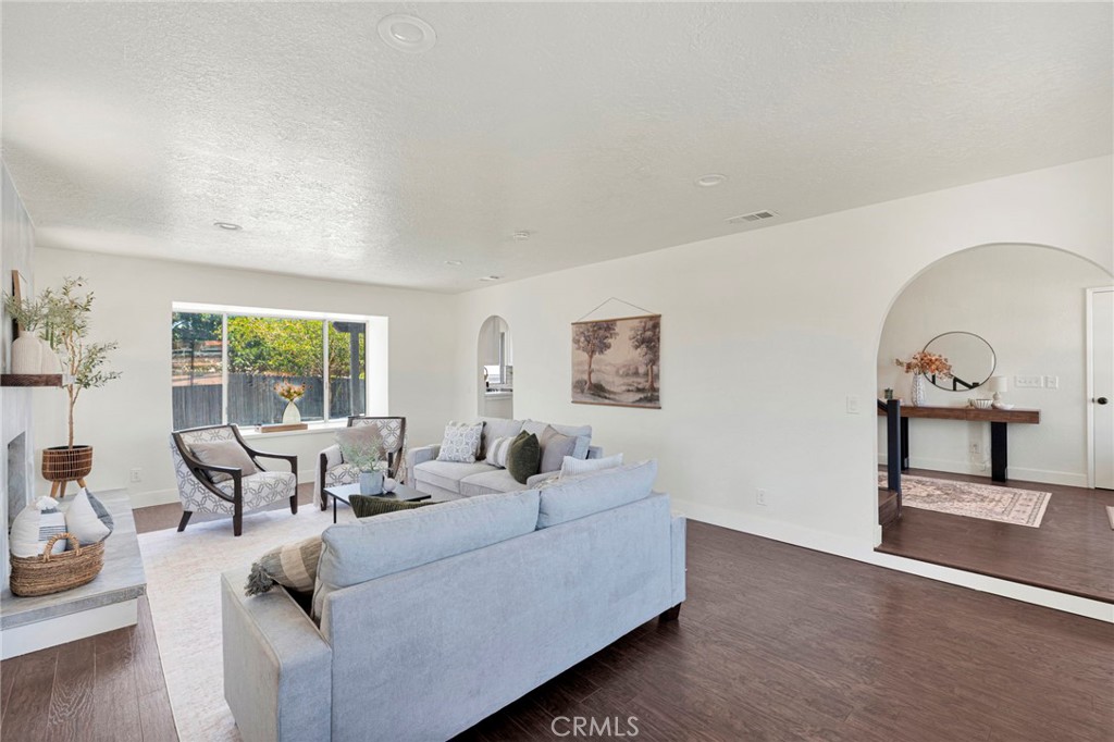 14204 Tehachapi Road Apple Valley, CA 92307 - Photo 9 of 72