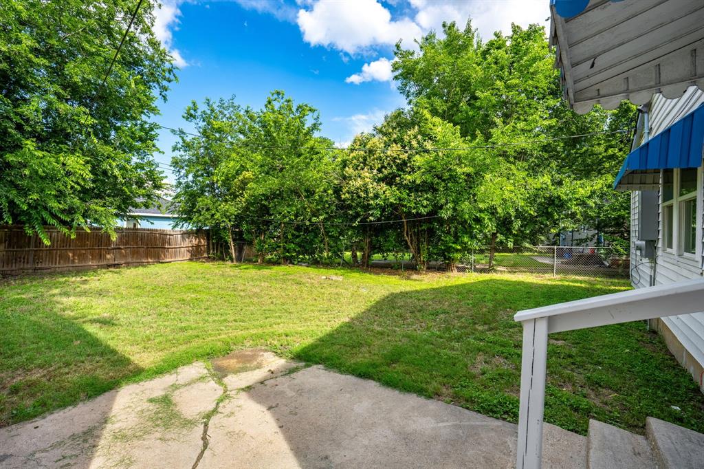 709 Sissom Road Killeen, TX 76541 - Photo 21 of 24 a view of a swimming pool with a patio