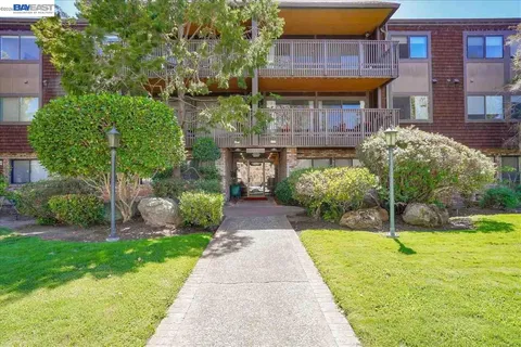 $650,000 | 1810 Central Avenue, Unit 1808, Alameda, CA 94501