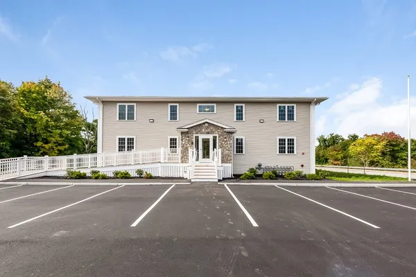 $2,400 | 351 Summer Street, Unit 2, Abington, MA 02351