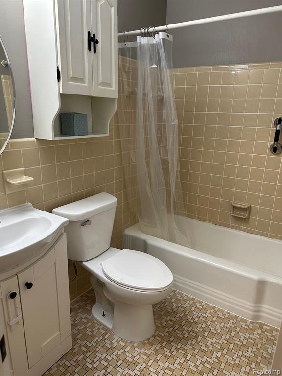 23016 Kelly Road, Unit 8 Eastpointe, MI 48021 - Photo 8 of 13