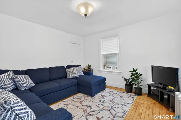 $350,000 | 60 Ocean Avenue, New London, CT 06320