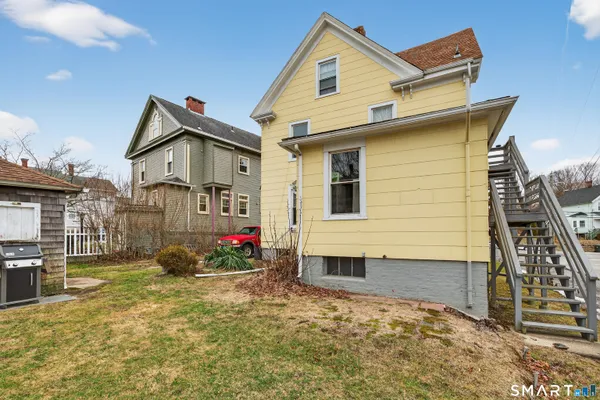 $350,000 | 60 Ocean Avenue, New London, CT 06320