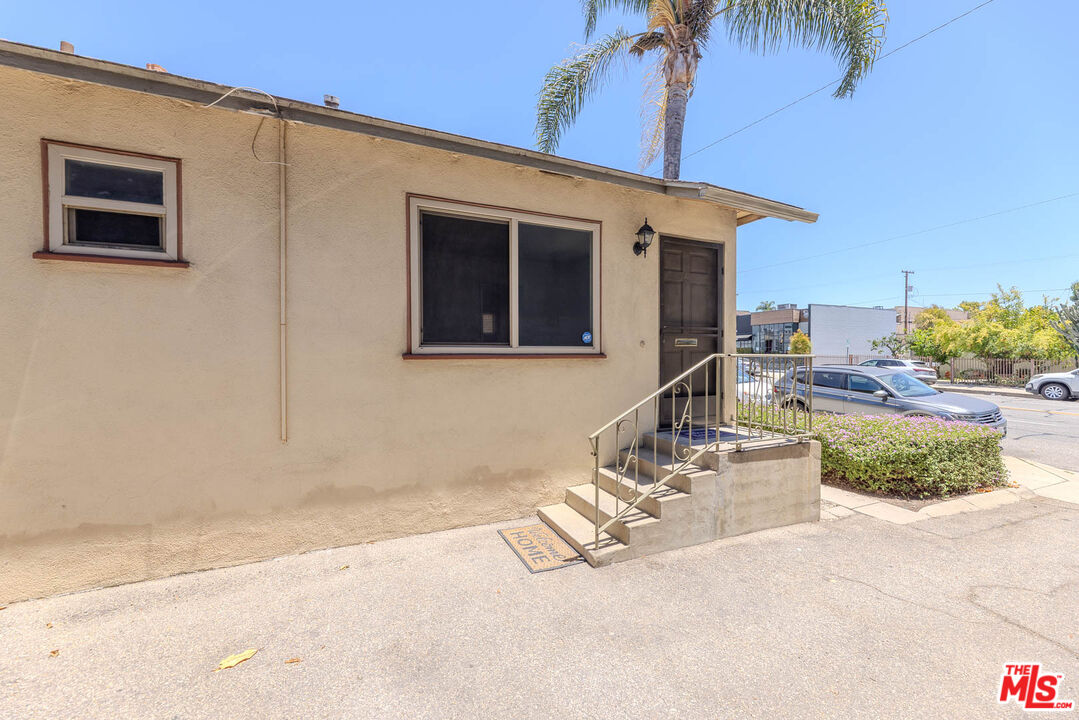 233 East Alameda Avenue, Unit A Burbank, CA 91502 - Photo 20 of 24