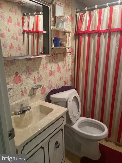 LOWER LEVEL BATHROOM