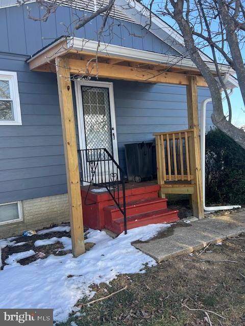 SIDE PORCH