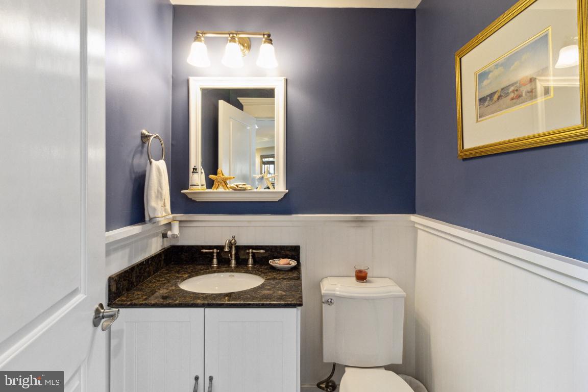 901 Mallard Circle Arnold, MD 21012 - Photo 22 of 59 Wainscoted Guest/ Half Bath Off Foyer