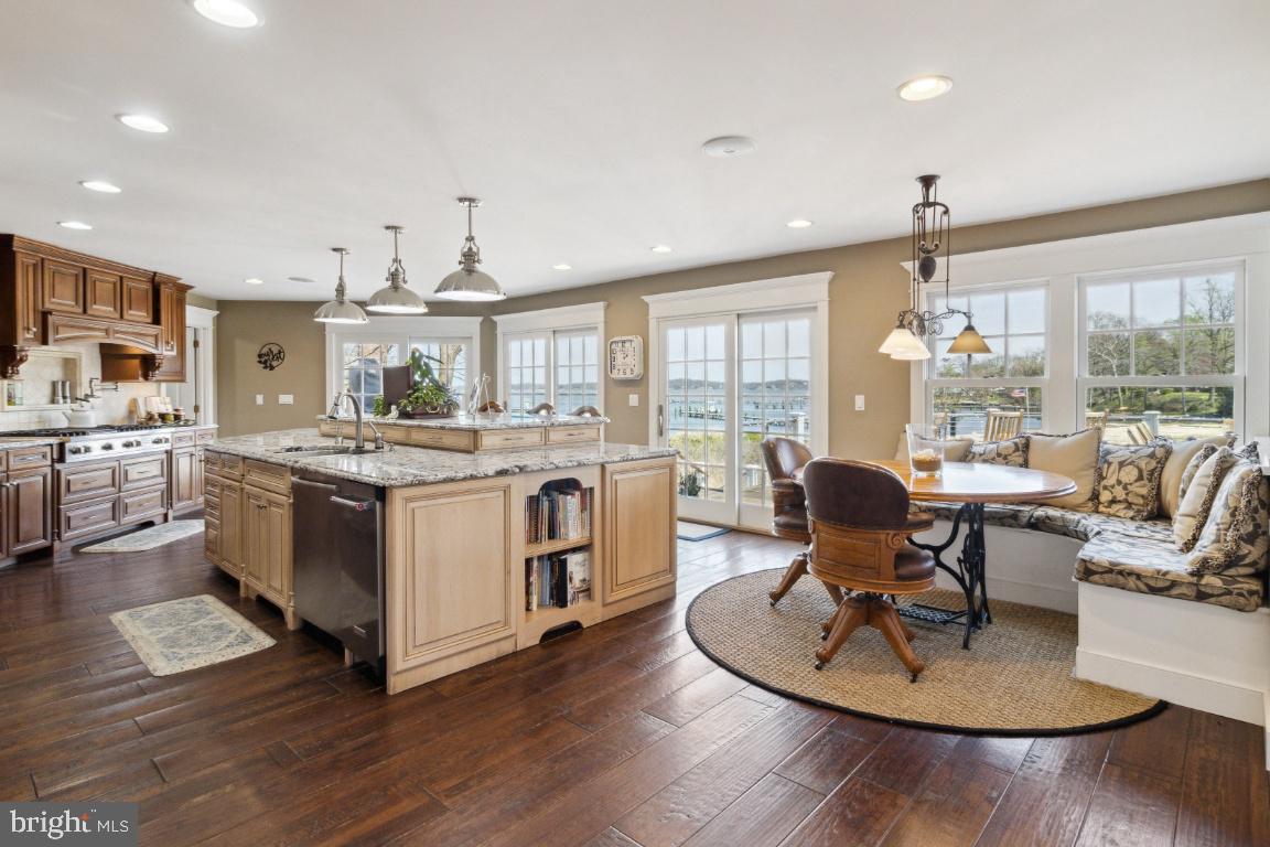 901 Mallard Circle Arnold, MD 21012 - Photo 26 of 59 Custom Wood Cabinetry & Island