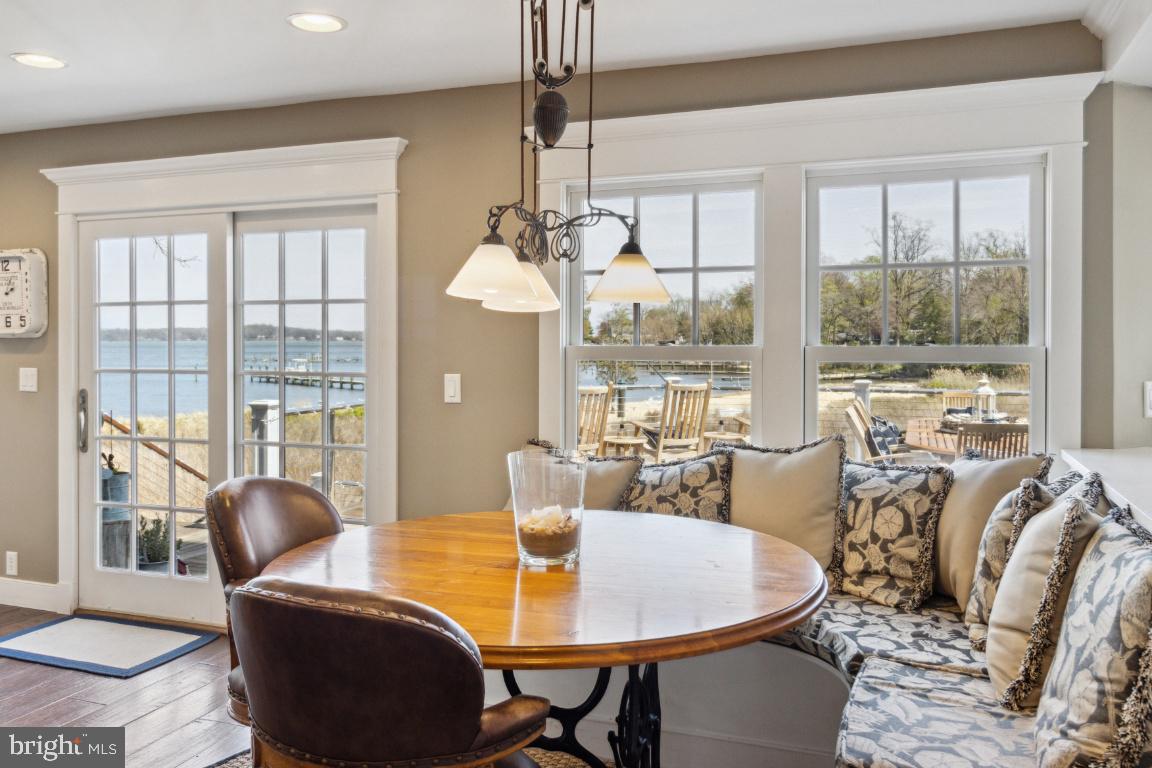 901 Mallard Circle Arnold, MD 21012 - Photo 28 of 59 Waterfront Casual Dining Banquette