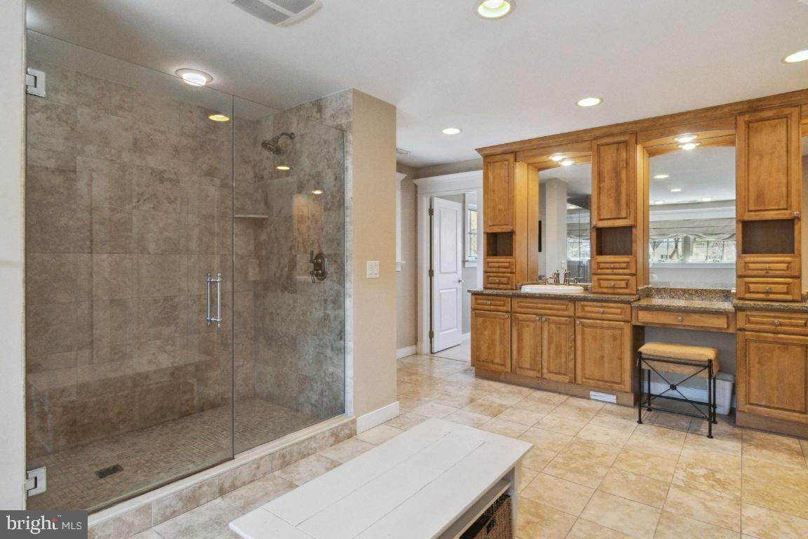 901 Mallard Circle Arnold, MD 21012 - Photo 40 of 59 Huge Euro Shower . Center Seating Bench