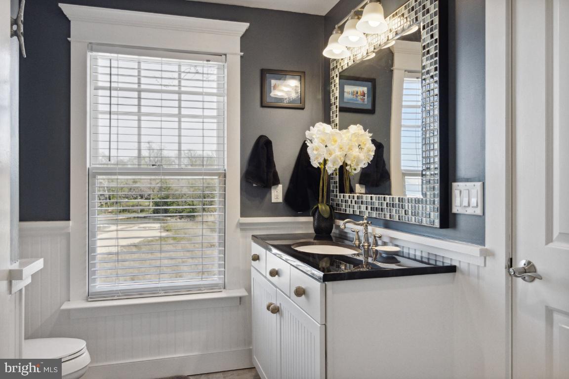 901 Mallard Circle Arnold, MD 21012 - Photo 45 of 59 Wainscoted Full Family Bath