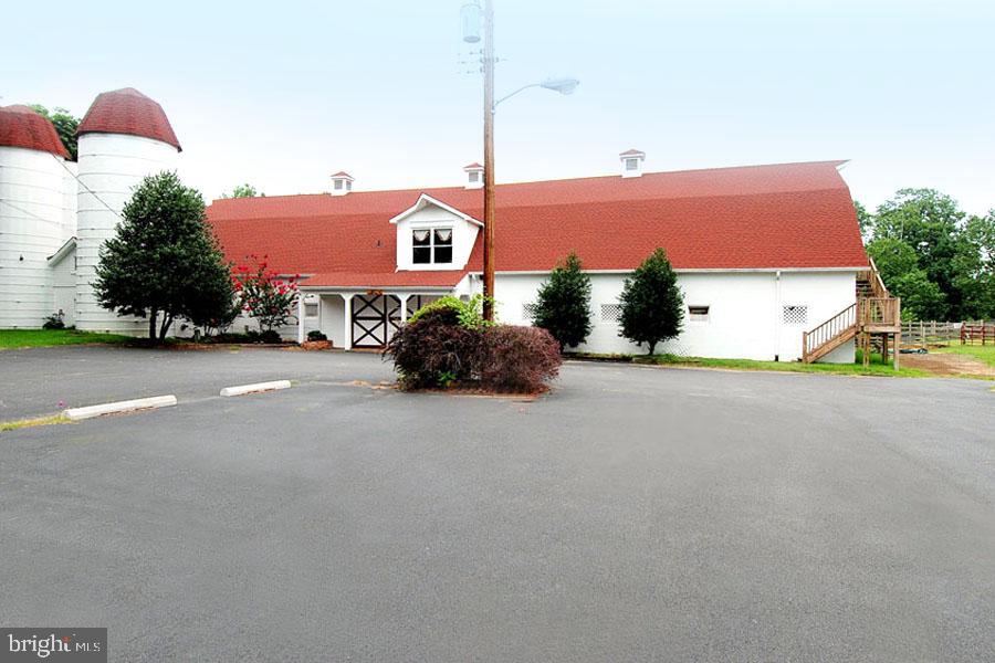 901 Mallard Circle Arnold, MD 21012 - Photo 54 of 59 Ulmstead Estates Equestrian Barn