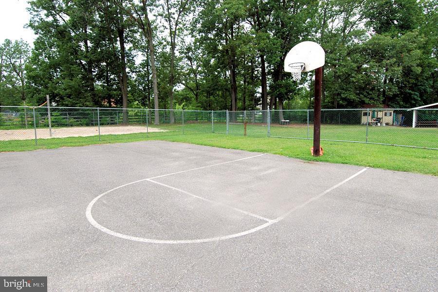 901 Mallard Circle Arnold, MD 21012 - Photo 56 of 59 Ulmstead Estates Sports' Courts