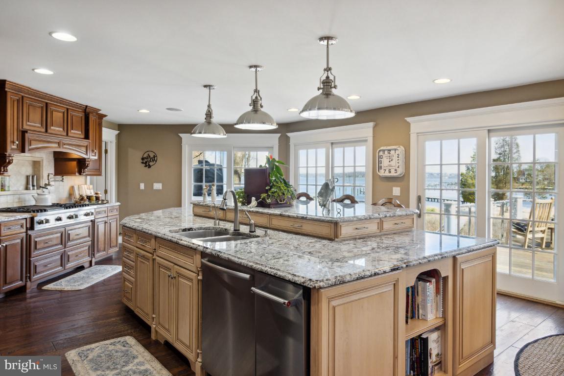 901 Mallard Circle Arnold, MD 21012 - Photo 10 of 59 Interiors Drenched in Reflected Bay Light