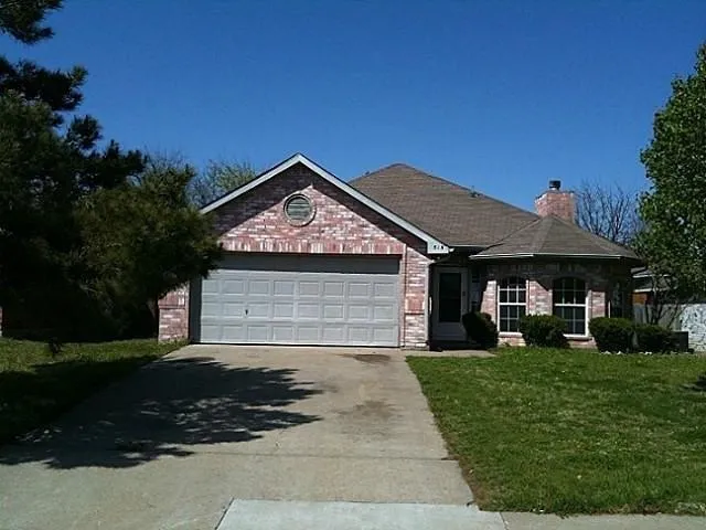 $1,899 | 515 Starling Drive, DeSoto, TX 75115