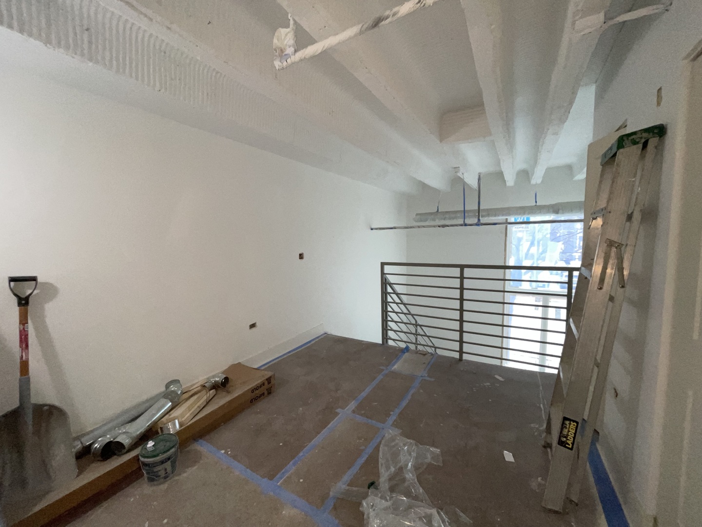 1453 Maple Avenue, Unit 107 Evanston, IL 60201 - Photo 15 of 21 a room with windows