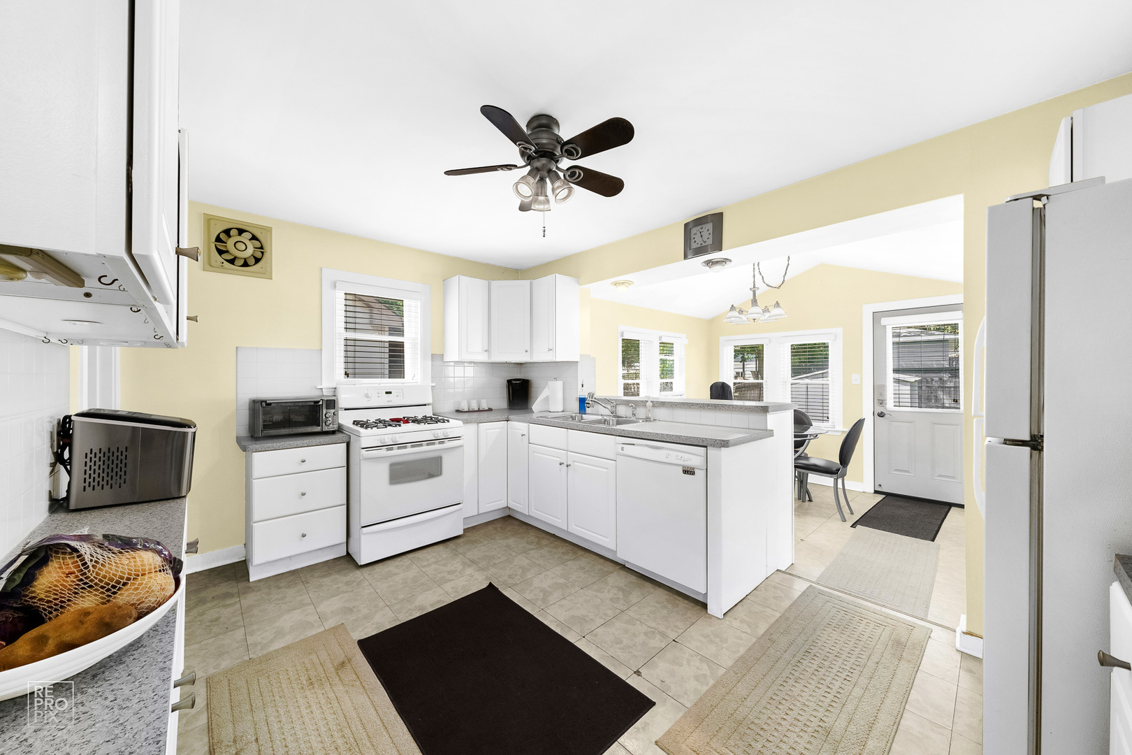 14 Lippincott Road Fox Lake, IL 60020 - Photo 10 of 30