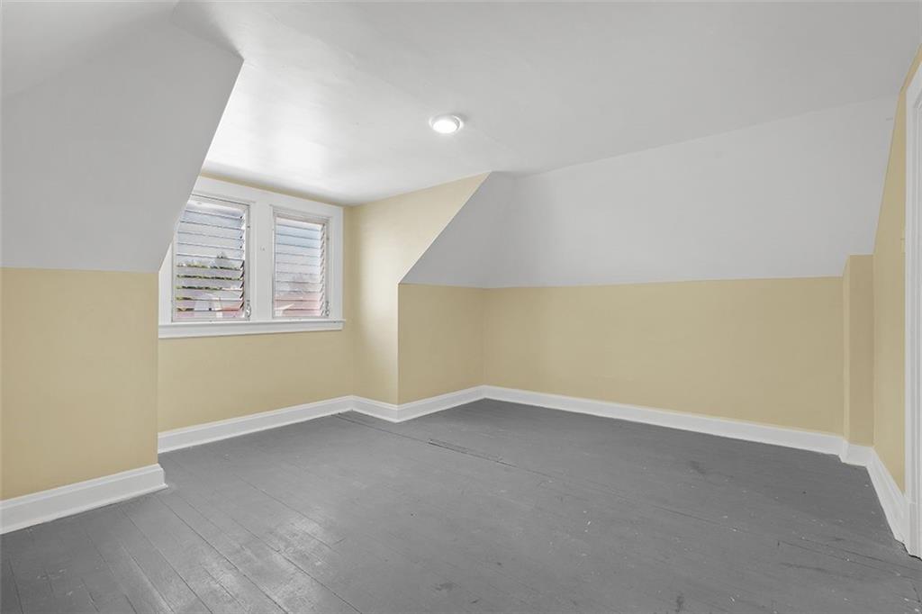 2121 Magnolia Street Pittsburgh, PA 15212 - Photo 28 of 36 an empty room with windows