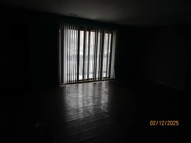 $29,000 | 1613 Astor Street, Unit 16131E, Calumet City, IL 60409